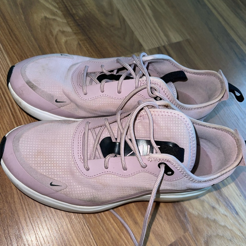 Nike Active Reacts Pink Women's Sneakers